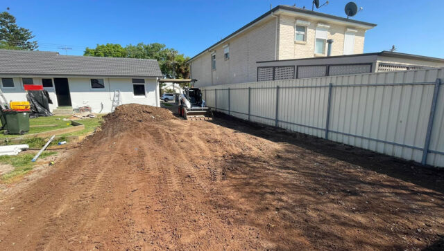 Earthworks-Excavation-Digging-Levelling-Services-Ultra-Excavations-Adelaide-Gawler-Northern-Suburbs_0002_3