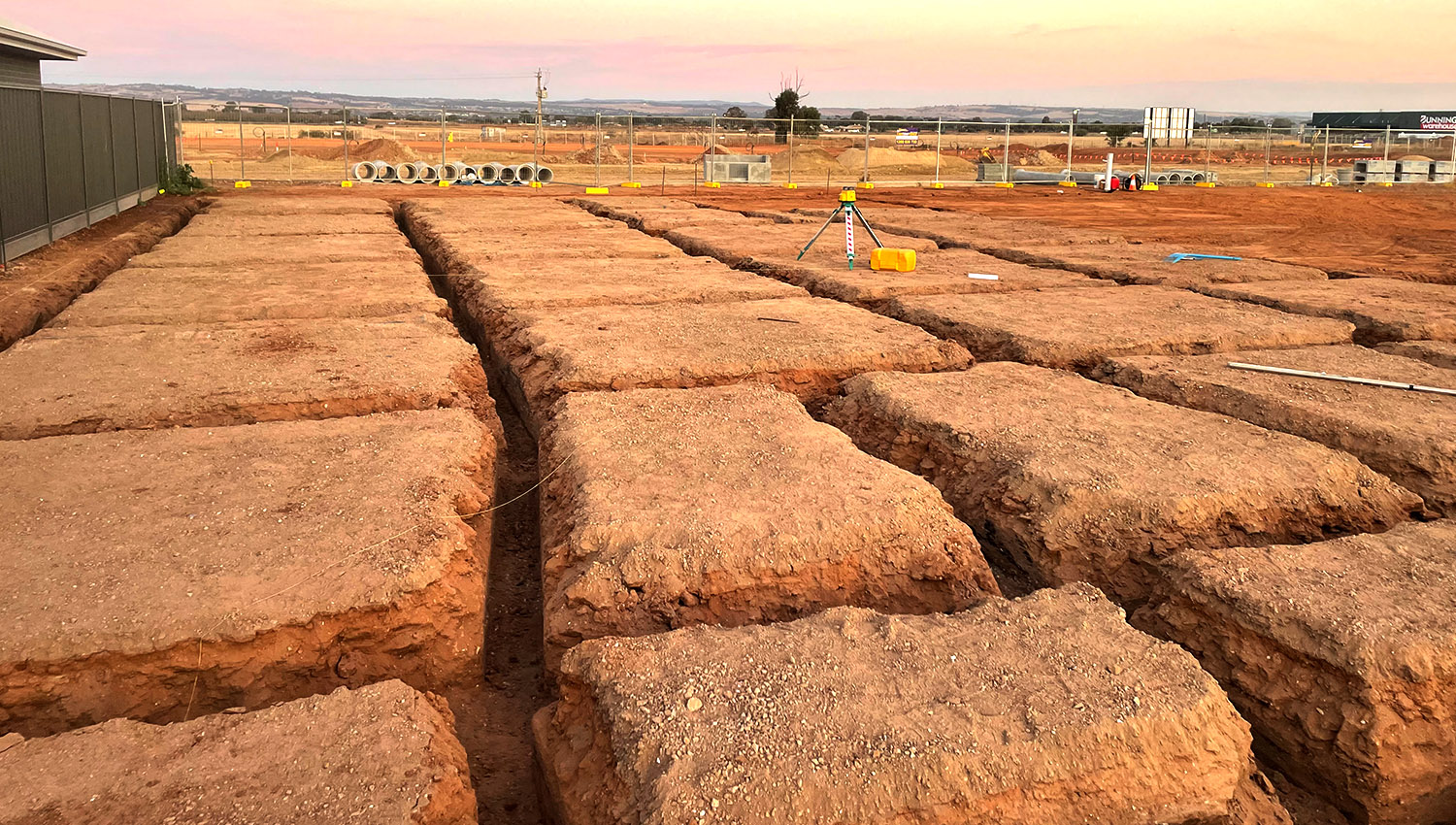 ultra-excavations-earthworks-pad-slab-preparation-building-construction-north-adelaide-barossa-gawler_banner-hero_02